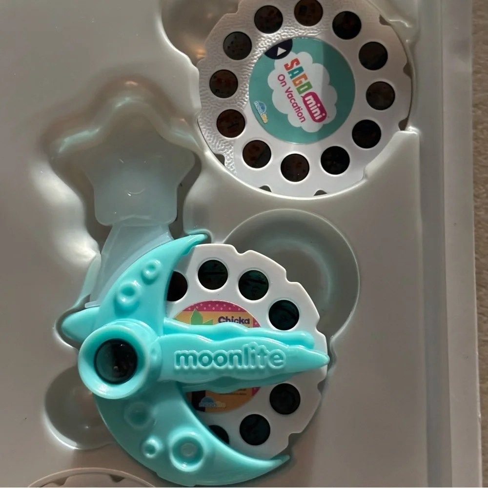 Moonlite Storytime Projector Starter Pack Goodnight Moon, Chicka chicka boom